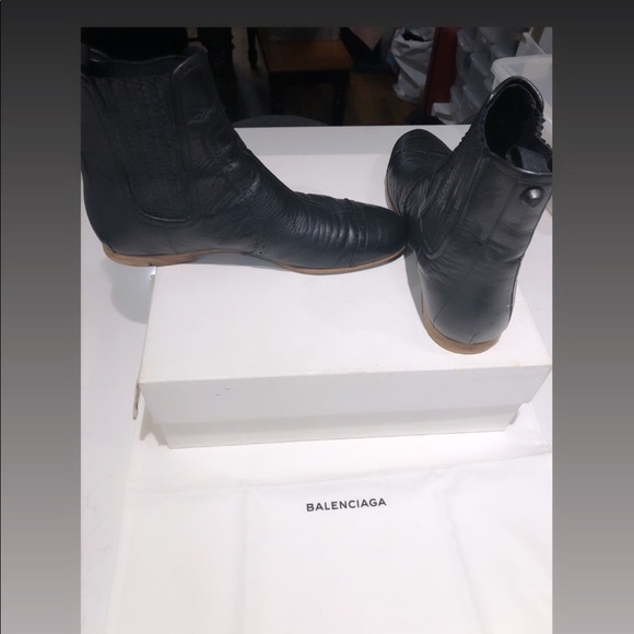Balenciaga boots 🖤 - Picture 3 of 6